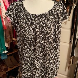 Lauren Conrad white floral on black​​